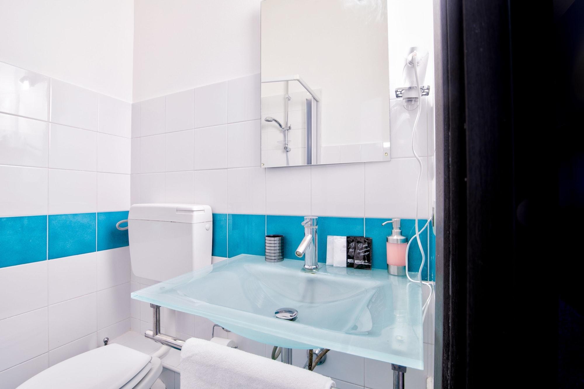 Maqueda Central Suites Palermo Bagian luar foto