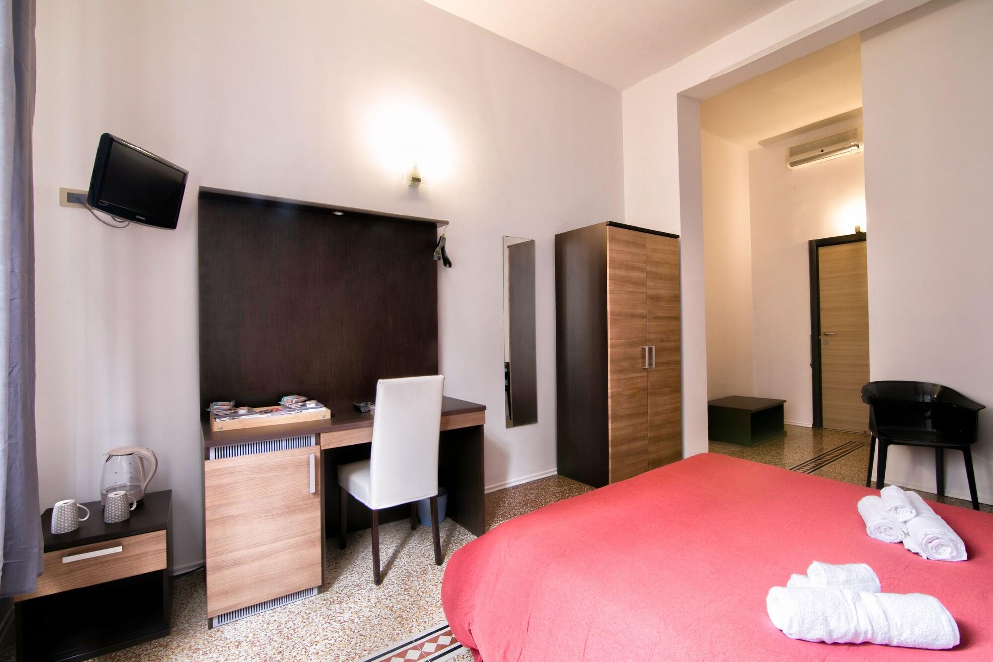 Maqueda Central Suites Palermo Bagian luar foto