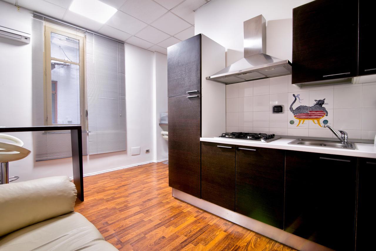Maqueda Central Suites Palermo Bagian luar foto