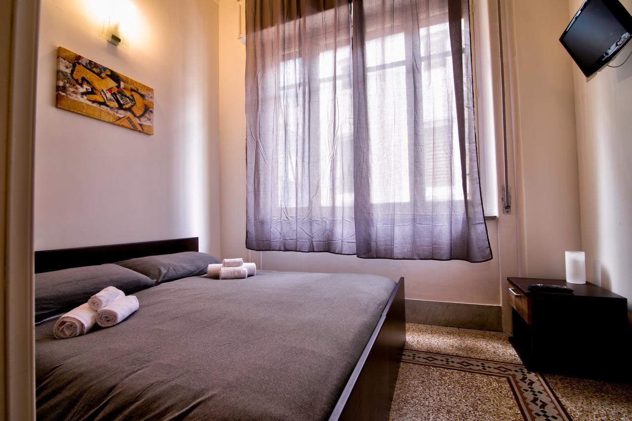 Maqueda Central Suites Palermo Bagian luar foto